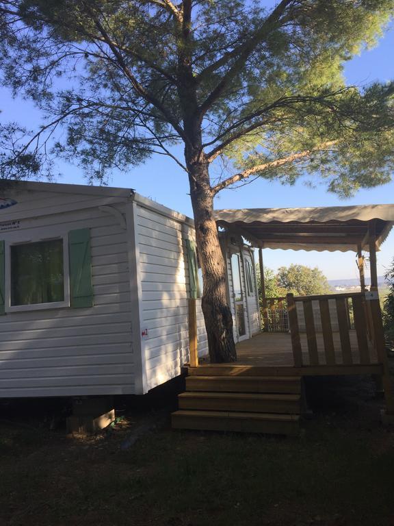 Team Holiday - Camping Mer Et Camargue Hotel Калвисон Екстериор снимка